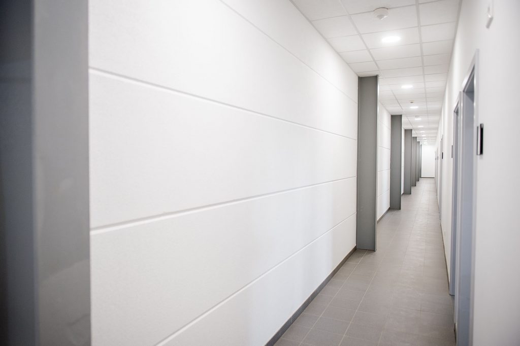Flur im Bürotrakt